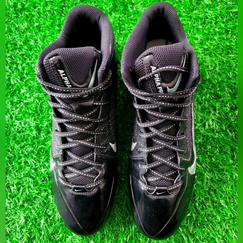 Nike Football Cleats - Picture 2 of 4